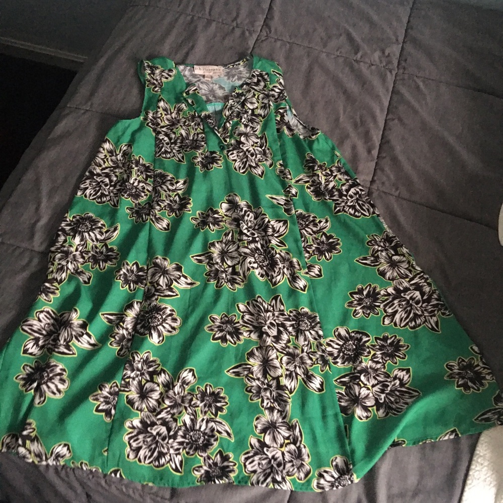 Sleeveless swing dress